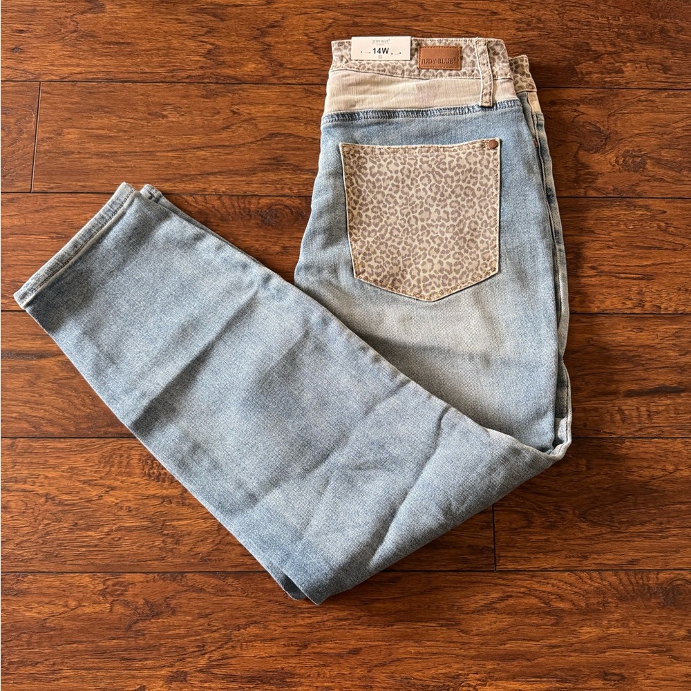 Judy Blue- NWT- Light Blue SLIM Fit Jeans with Leopard Pocket